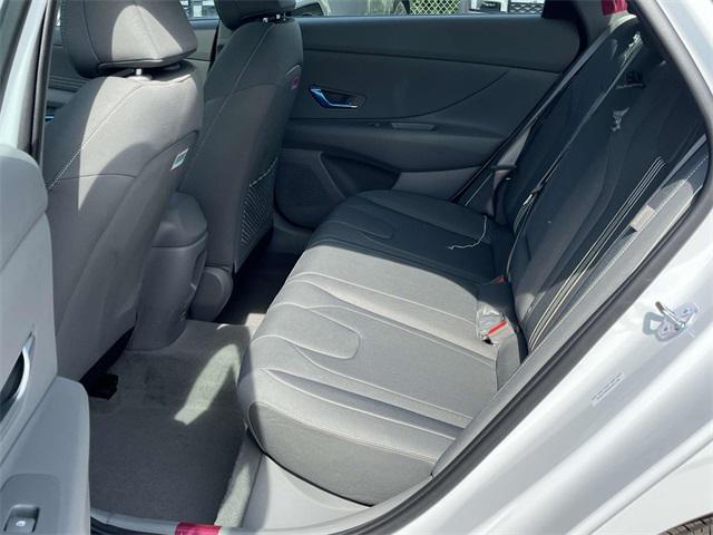 new 2025 Hyundai Elantra car, priced at $26,086