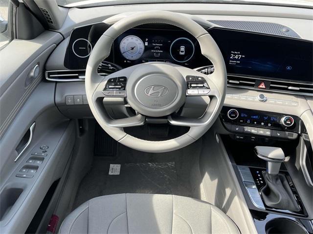 new 2025 Hyundai Elantra car, priced at $26,086
