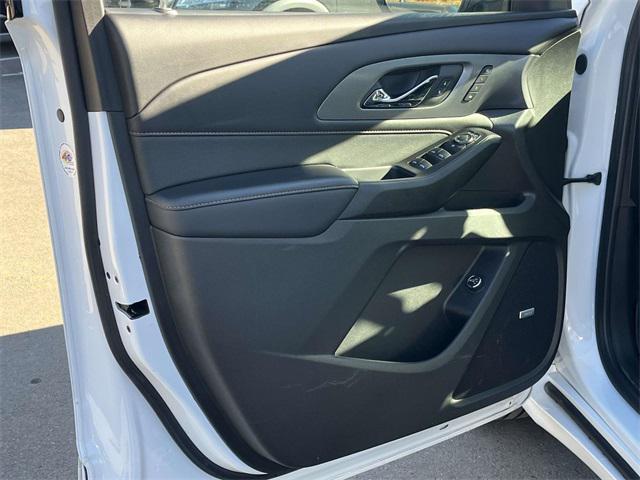 used 2021 Chevrolet Traverse car, priced at $32,043