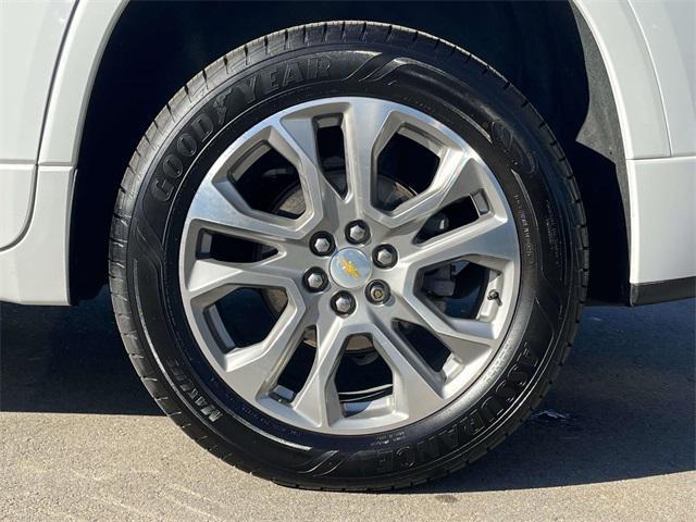 used 2021 Chevrolet Traverse car, priced at $32,043