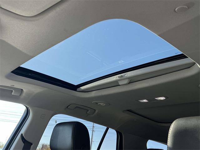 used 2021 Chevrolet Traverse car, priced at $32,043