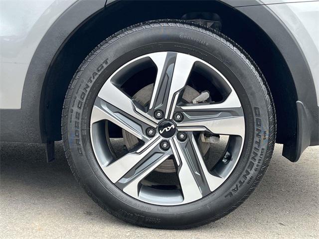 used 2024 Kia Sorento Plug-In Hybrid car, priced at $37,077