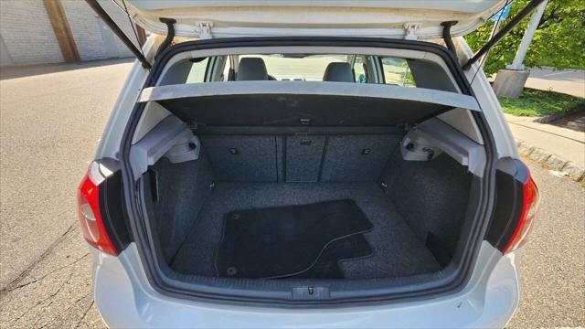 used 2007 Volkswagen Rabbit car, priced at $3,995