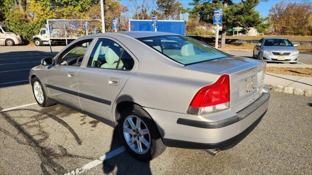 used 2001 Volvo S60 car, priced at $2,495