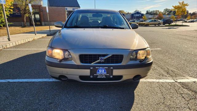 used 2001 Volvo S60 car, priced at $2,495