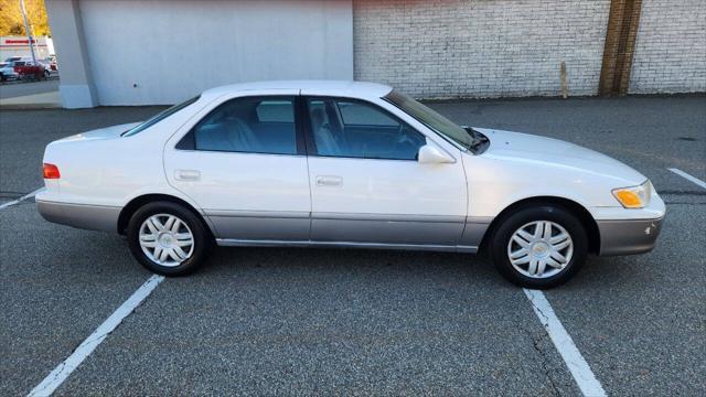 used 2000 Toyota Camry car, priced at $4,995