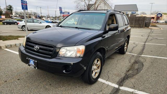 used 2005 Toyota Highlander car, priced at $3,495