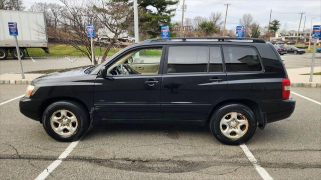 used 2005 Toyota Highlander car, priced at $3,495