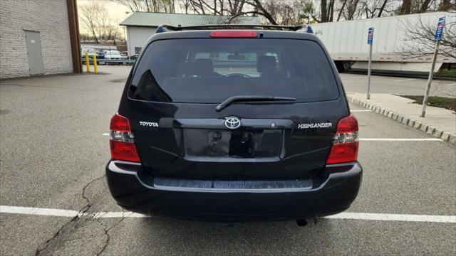 used 2005 Toyota Highlander car, priced at $3,495