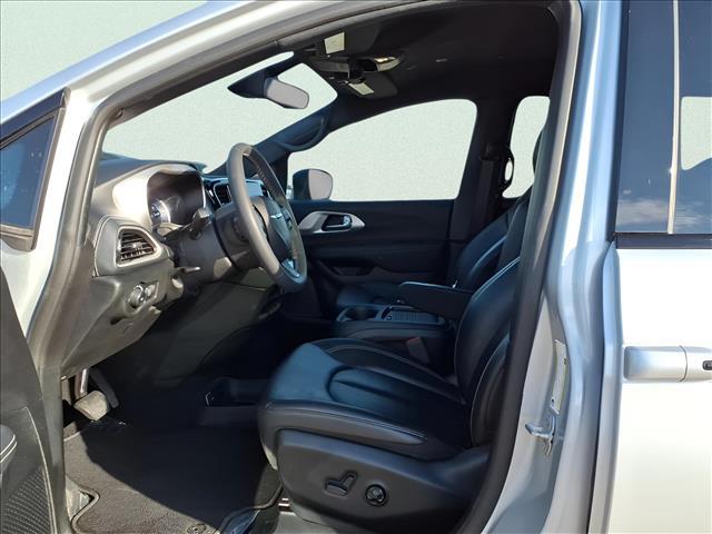 used 2023 Chrysler Pacifica Hybrid car, priced at $30,889