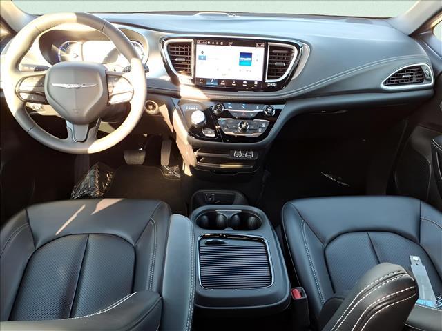 used 2023 Chrysler Pacifica Hybrid car, priced at $30,889