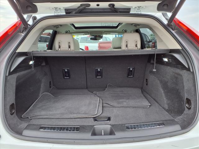 used 2021 Cadillac XT4 car, priced at $24,999