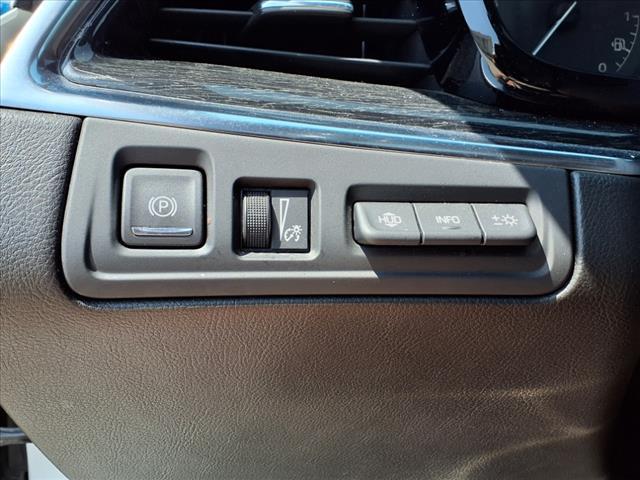 used 2021 Cadillac XT5 car, priced at $26,999