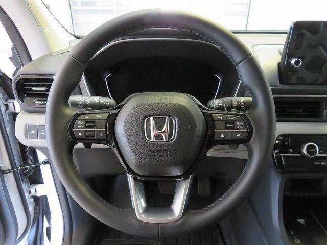 new 2025 Honda Pilot car, priced at $45,259