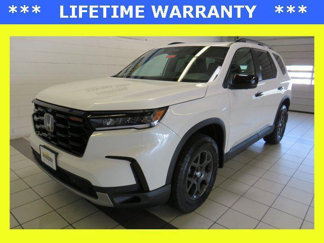 new 2025 Honda Pilot car, priced at $49,100