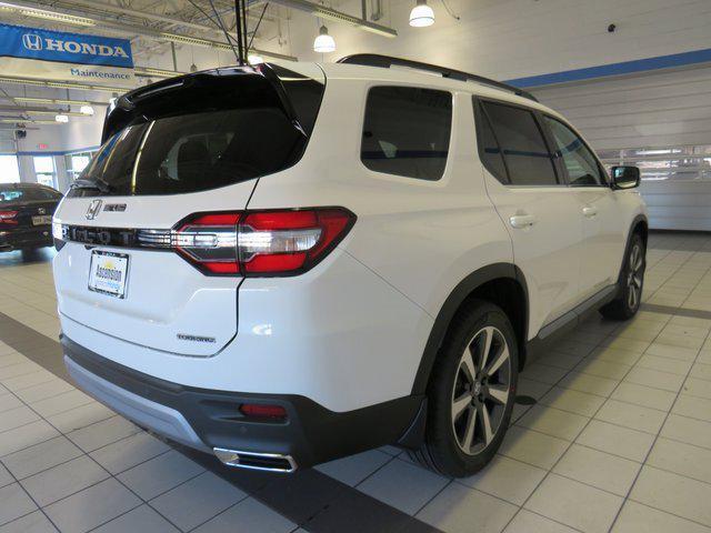 new 2025 Honda Pilot car, priced at $49,405