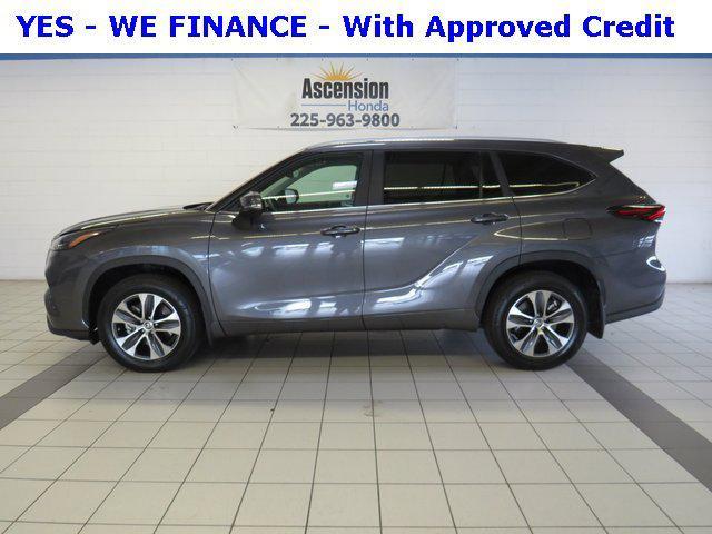 used 2024 Toyota Highlander car, priced at $43,000