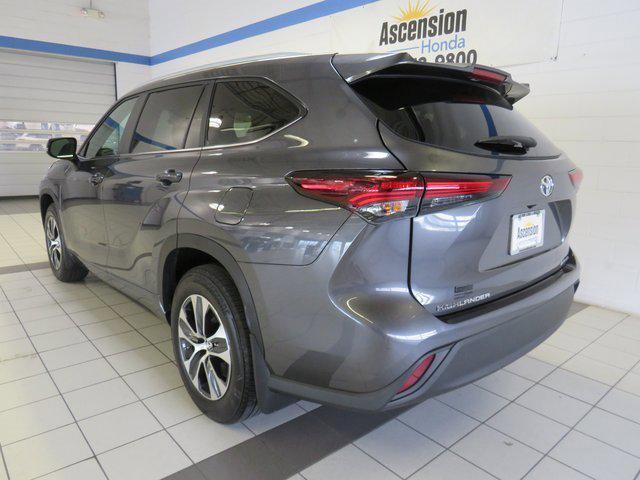 used 2024 Toyota Highlander car, priced at $43,000