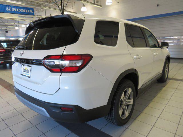 new 2025 Honda Pilot car, priced at $46,885