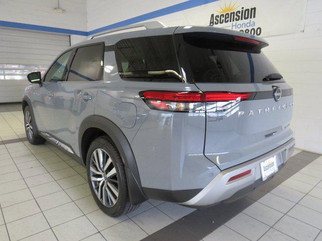 used 2022 Nissan Pathfinder car, priced at $34,000