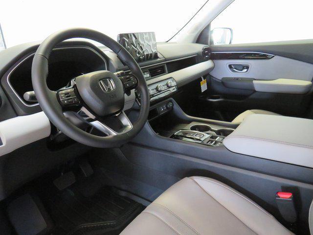 new 2025 Honda Pilot car, priced at $45,405