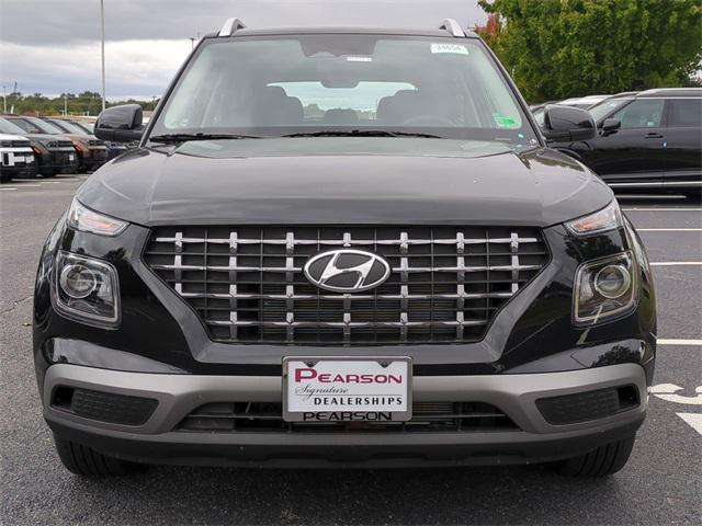 new 2025 Hyundai Venue car, priced at $23,570