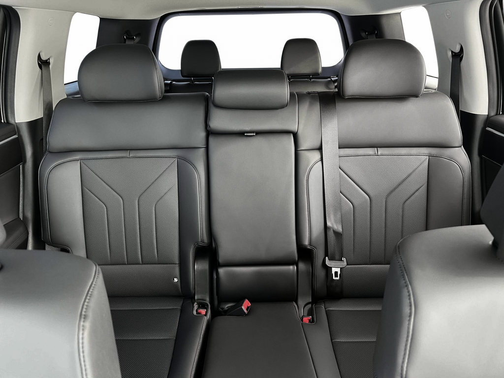 used 2024 Hyundai Santa Fe car, priced at $36,000