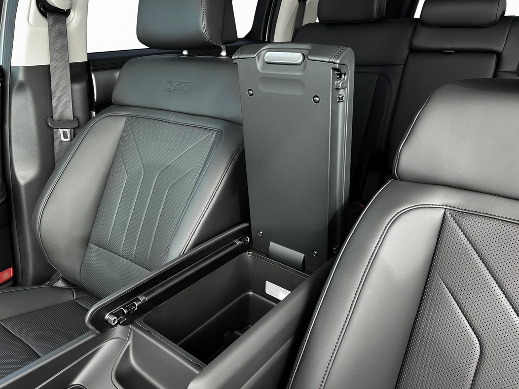 used 2024 Hyundai Santa Fe car, priced at $36,000