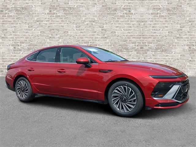 new 2025 Hyundai Sonata Hybrid car, priced at $32,330