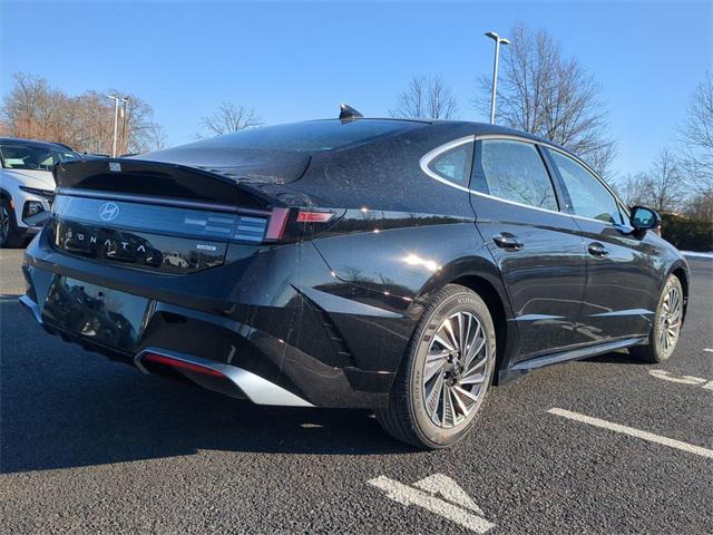 new 2025 Hyundai Sonata Hybrid car, priced at $32,953