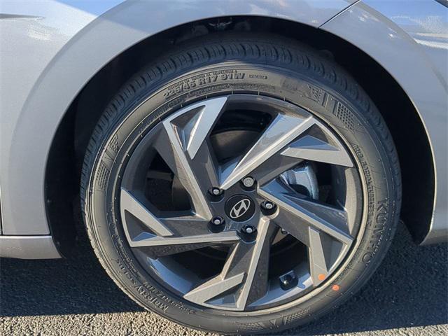 new 2025 Hyundai Elantra car, priced at $23,605