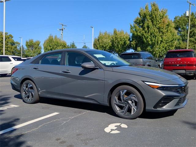 new 2024 Hyundai Elantra car, priced at $25,010