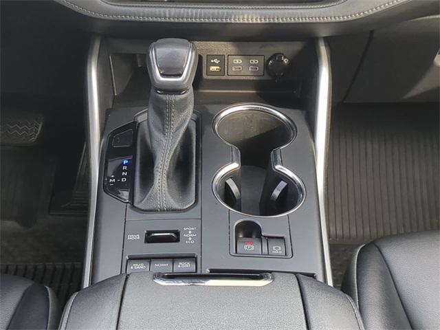 used 2022 Toyota Highlander car, priced at $28,700