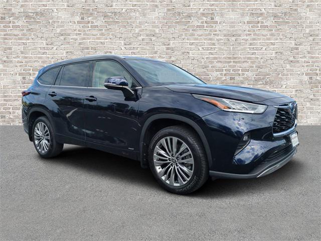 used 2024 Toyota Highlander Hybrid car, priced at $52,800