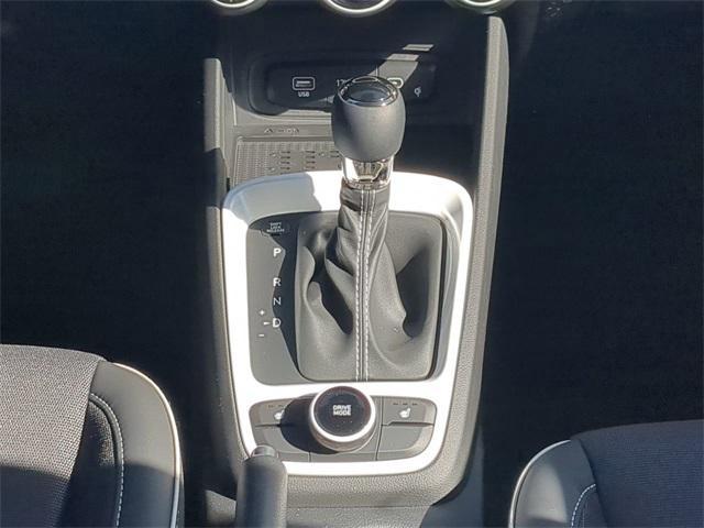 new 2025 Hyundai Venue car, priced at $25,084