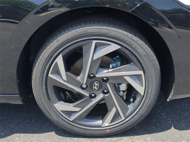 new 2025 Hyundai Elantra car, priced at $27,030