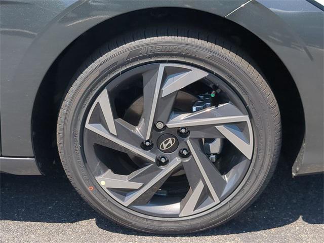 new 2025 Hyundai Elantra car, priced at $29,315