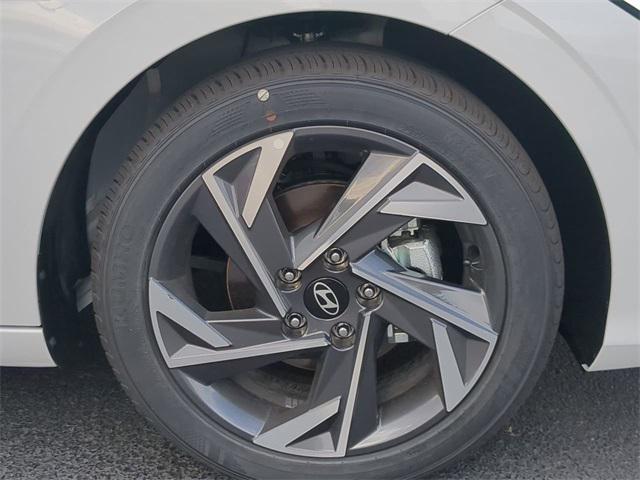 new 2025 Hyundai Elantra car, priced at $24,085