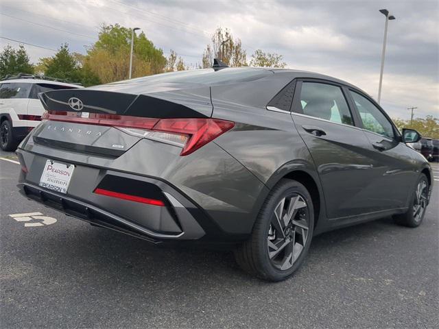 new 2025 Hyundai Elantra car, priced at $30,370