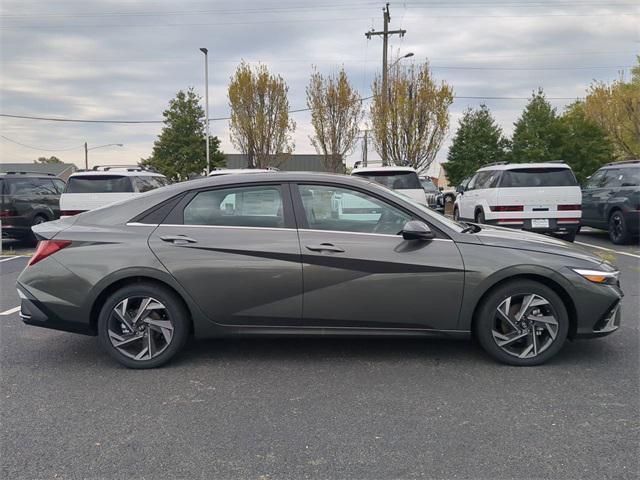 new 2025 Hyundai Elantra car, priced at $30,370