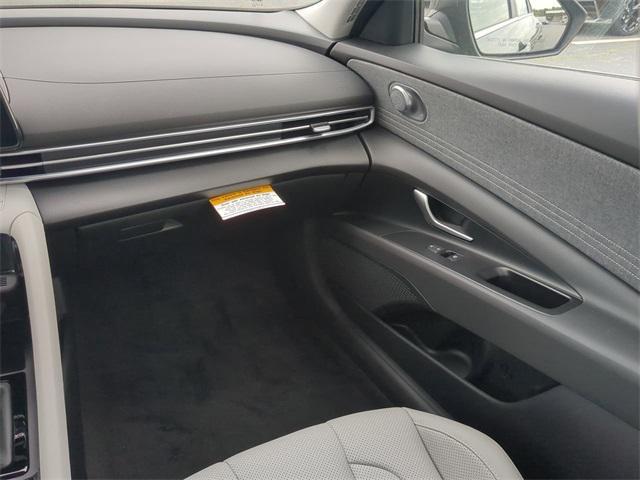 new 2025 Hyundai Elantra car, priced at $30,370