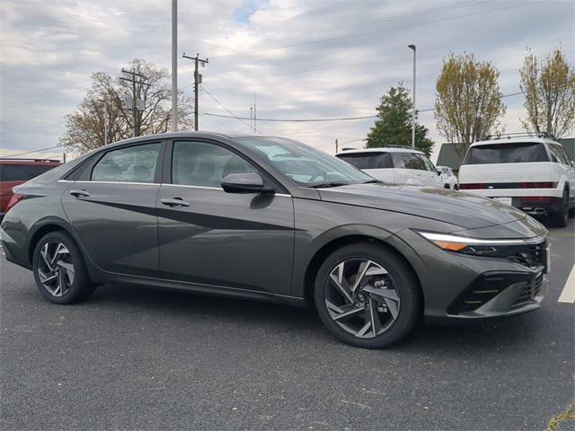 new 2025 Hyundai Elantra car, priced at $30,370