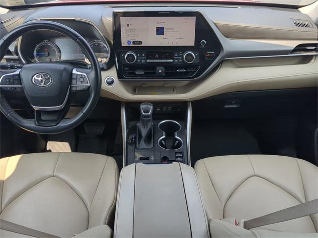 used 2023 Toyota Highlander Hybrid car, priced at $40,000