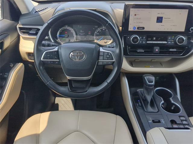 used 2023 Toyota Highlander Hybrid car, priced at $40,000