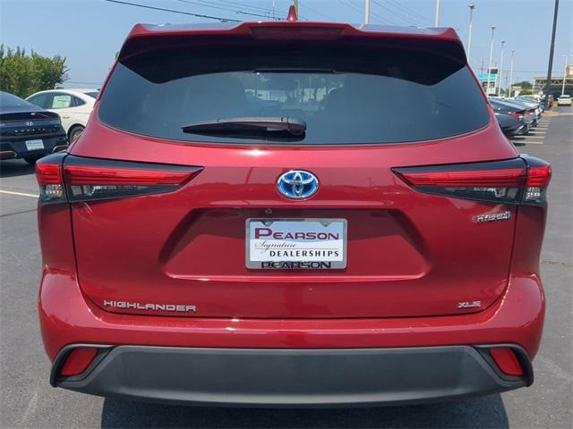 used 2023 Toyota Highlander Hybrid car, priced at $40,000