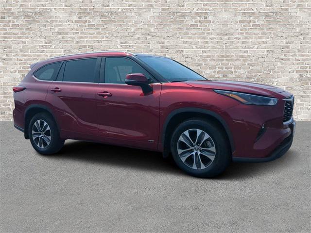 used 2023 Toyota Highlander Hybrid car, priced at $40,000