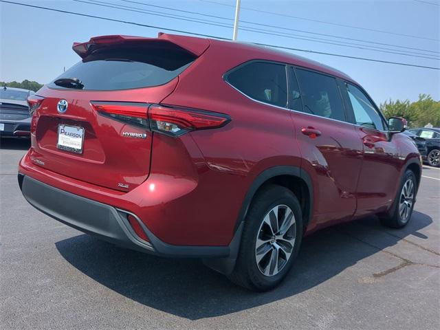 used 2023 Toyota Highlander Hybrid car, priced at $40,000