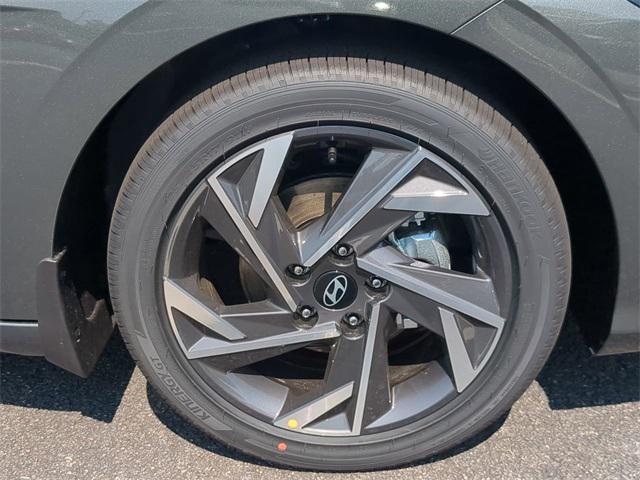 new 2025 Hyundai Elantra car, priced at $25,935