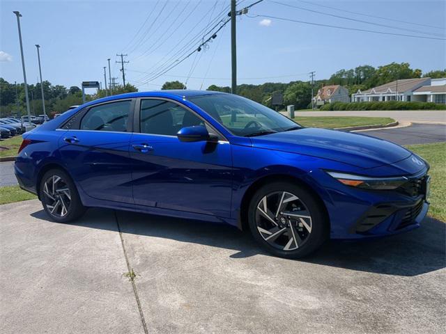 new 2024 Hyundai Elantra car, priced at $25,015