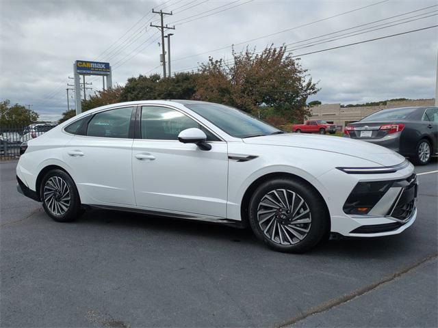 used 2024 Hyundai Sonata Hybrid car, priced at $31,600